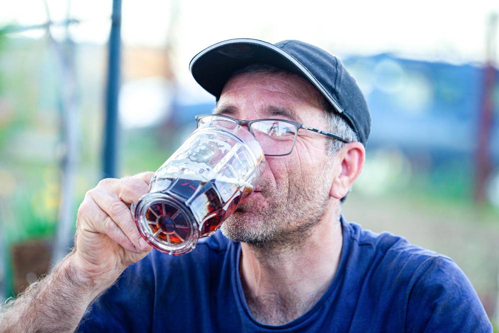 Toksyczny ojciec alkoholik – czy można mu pomóc?